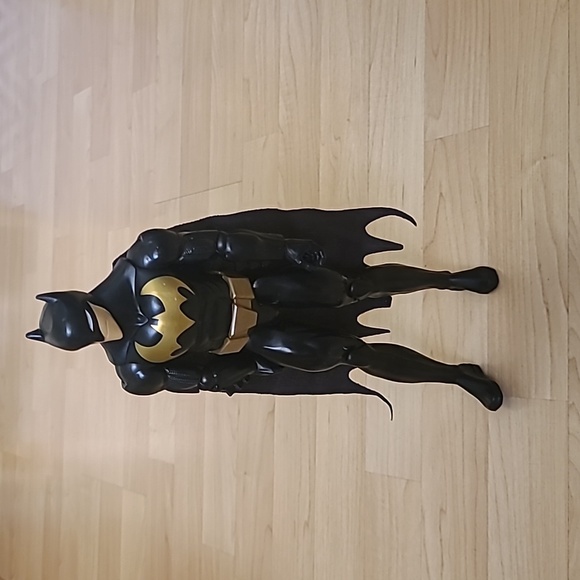 Batman Action Figure 2016 With Cloth Cape 12"  DC Comics DWM50 - Picture 1 of 5